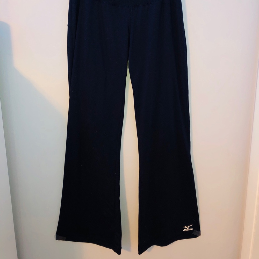 Dark blue Mizuno performance pants